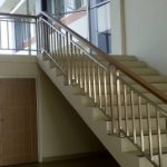 gambar railing tangga stainless minimalis